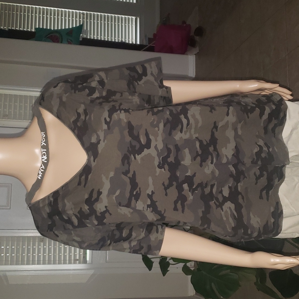 Gypsies & Moondust camo vneck why not you? Chocker short sleeve sweater
